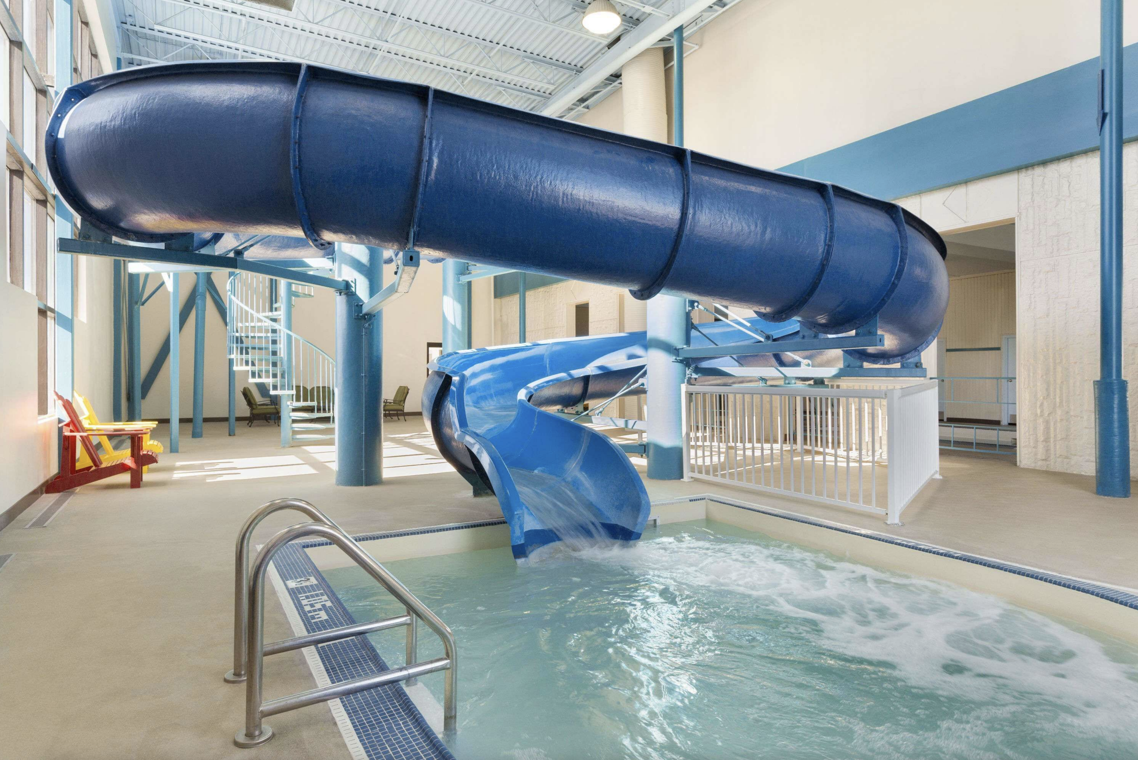 10. Travelodge by Wyndham Edmonton West  - Best Edmonton Hotels with Waterslides