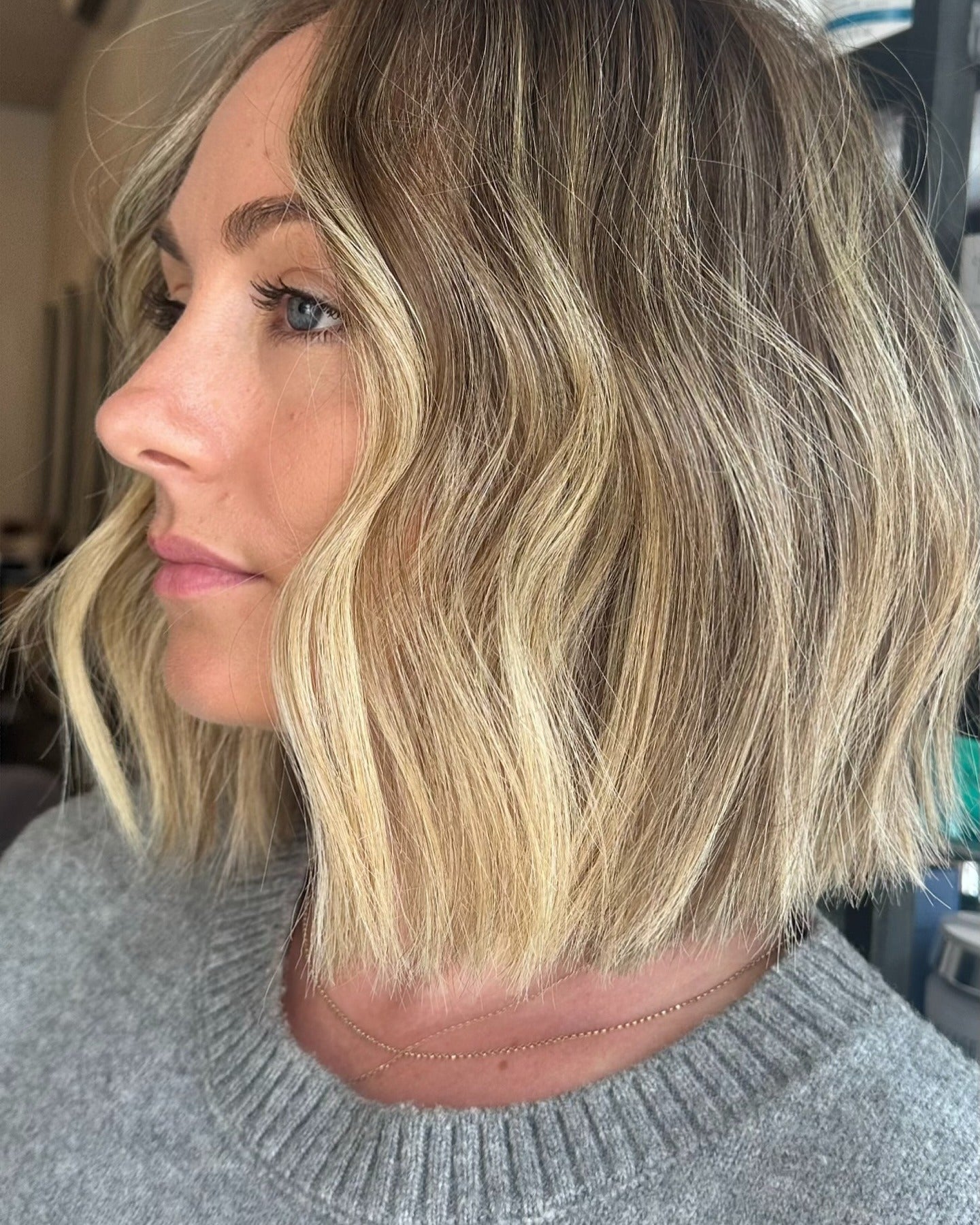 11. Blunt Wavy Bob with Golden Beige Tones (Medium Bob Haircuts)