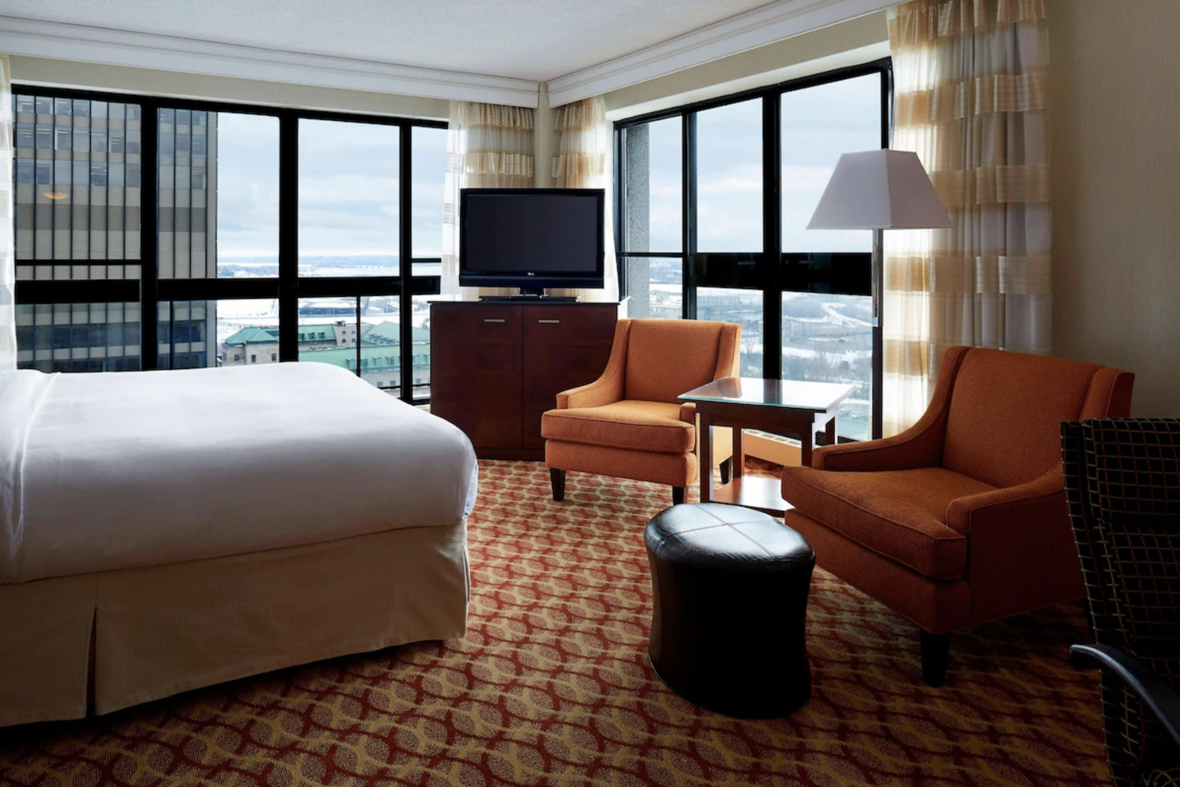 12. Ottawa Marriott Hotel - Executive Room, 1 King Bed, Balcony, Corner (Balcony)
