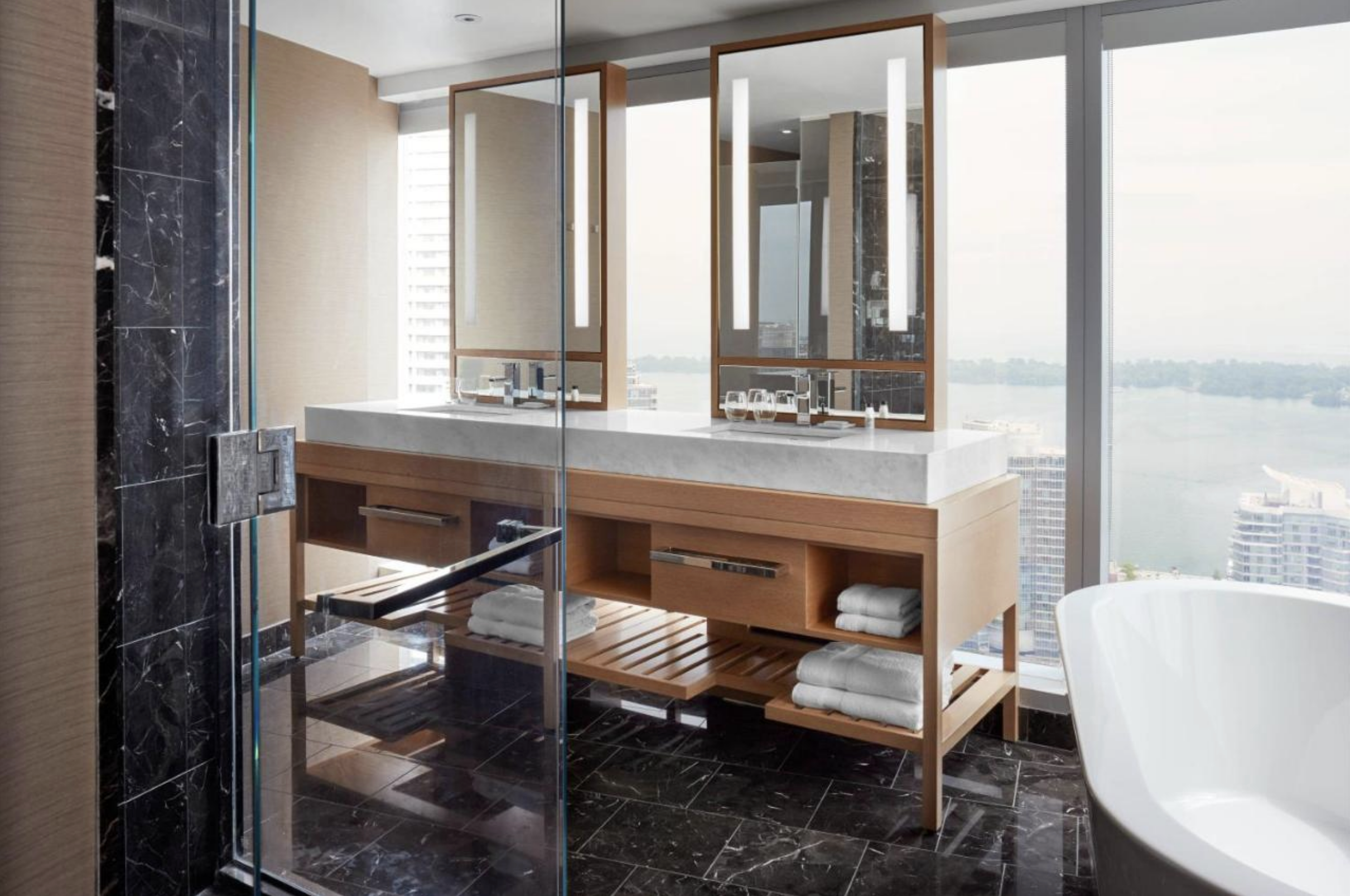 2. Delta Hotels by Marriott Toronto - Corner King Room with Deep Soaking Bathtub
