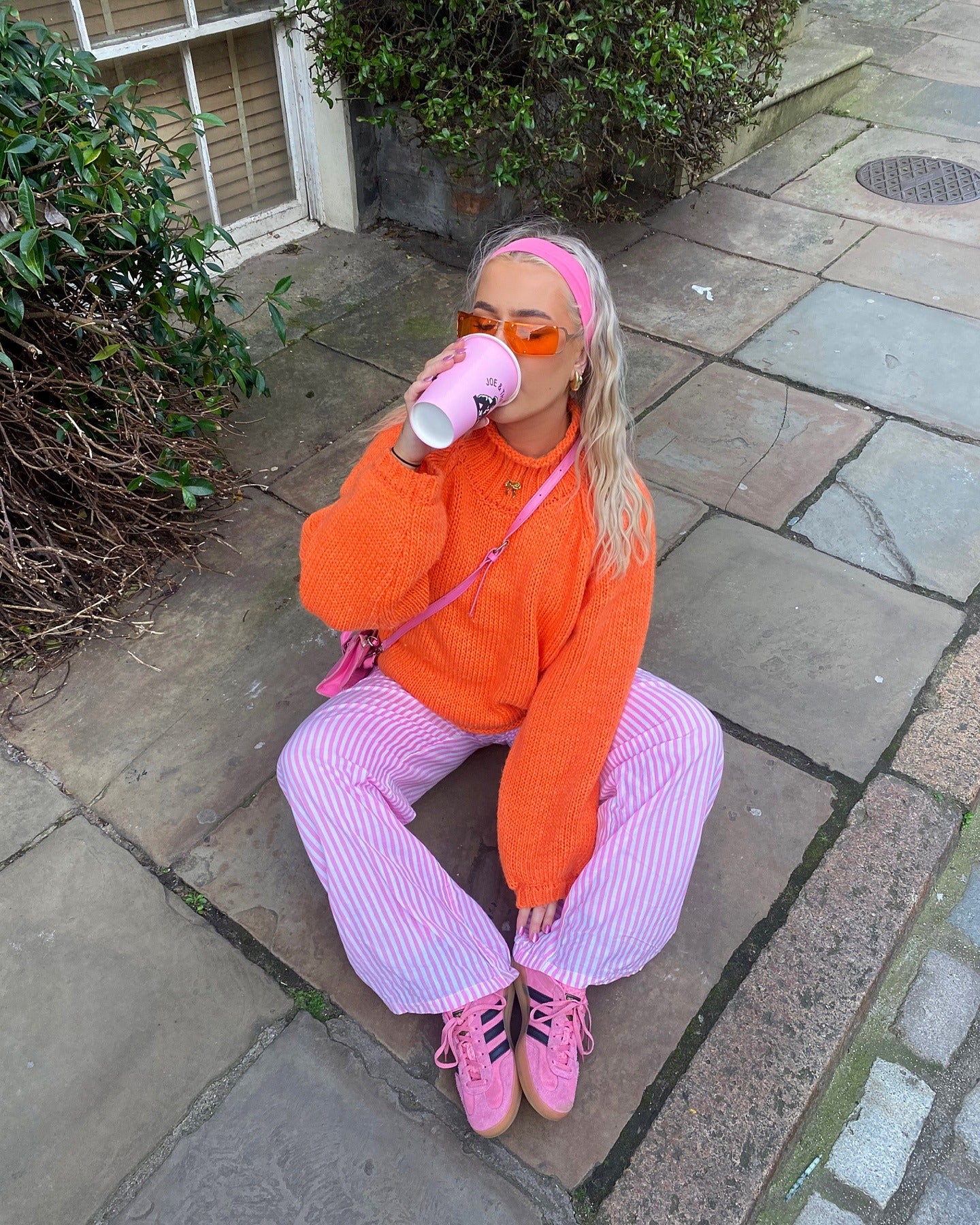 24. Bold Contrast in Orange & Pink (Pink Outfits)