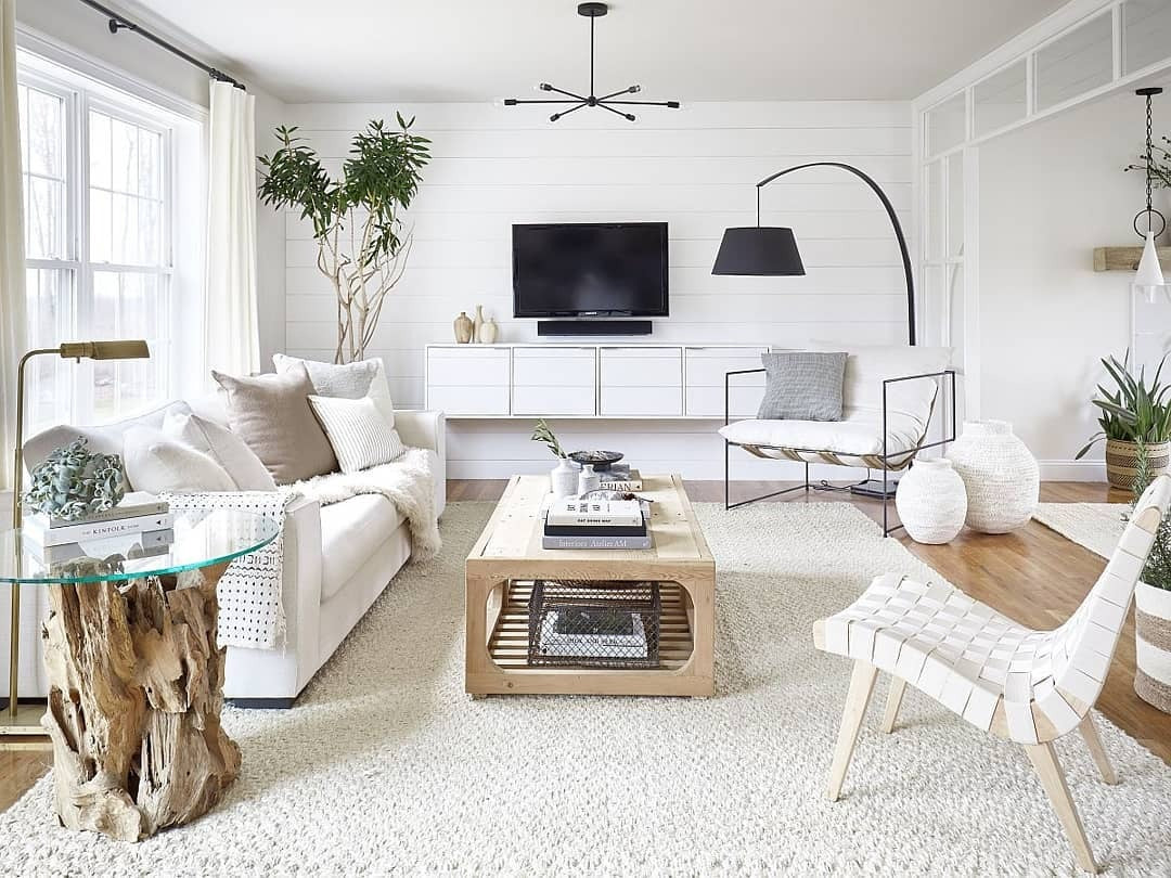 25. Coastal Cottage Meets Modern Farmhouse (White Living Room Ideas)