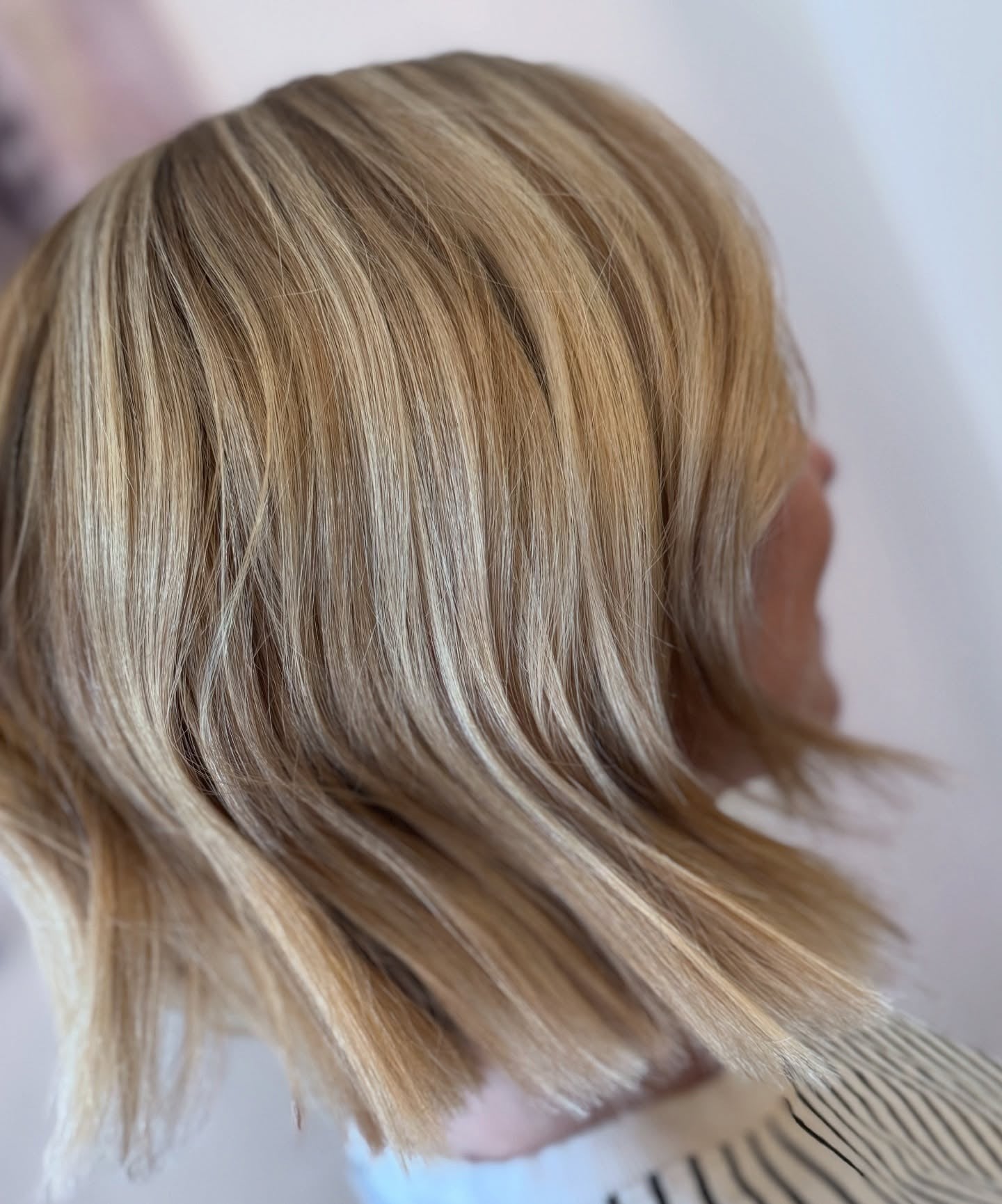 4. Golden Honey Bob with Airy Layers (Choppy Bob Hairstyles)