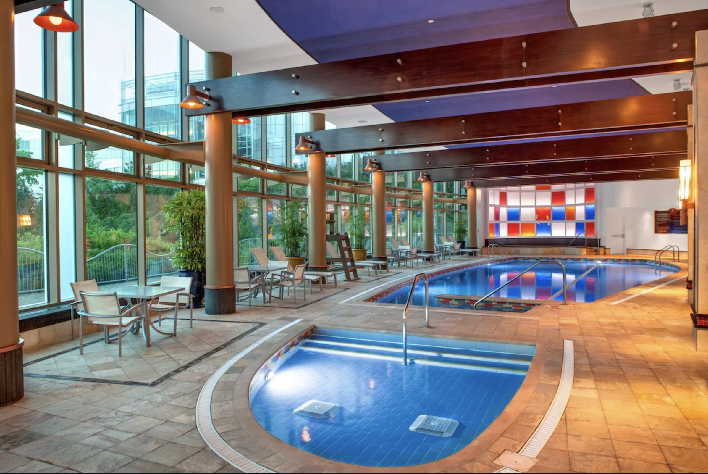 4. Hilton Lac-Leamy - Indoor pool, outdoor pool, open 630 AM to 1000 PM, sun loungers
