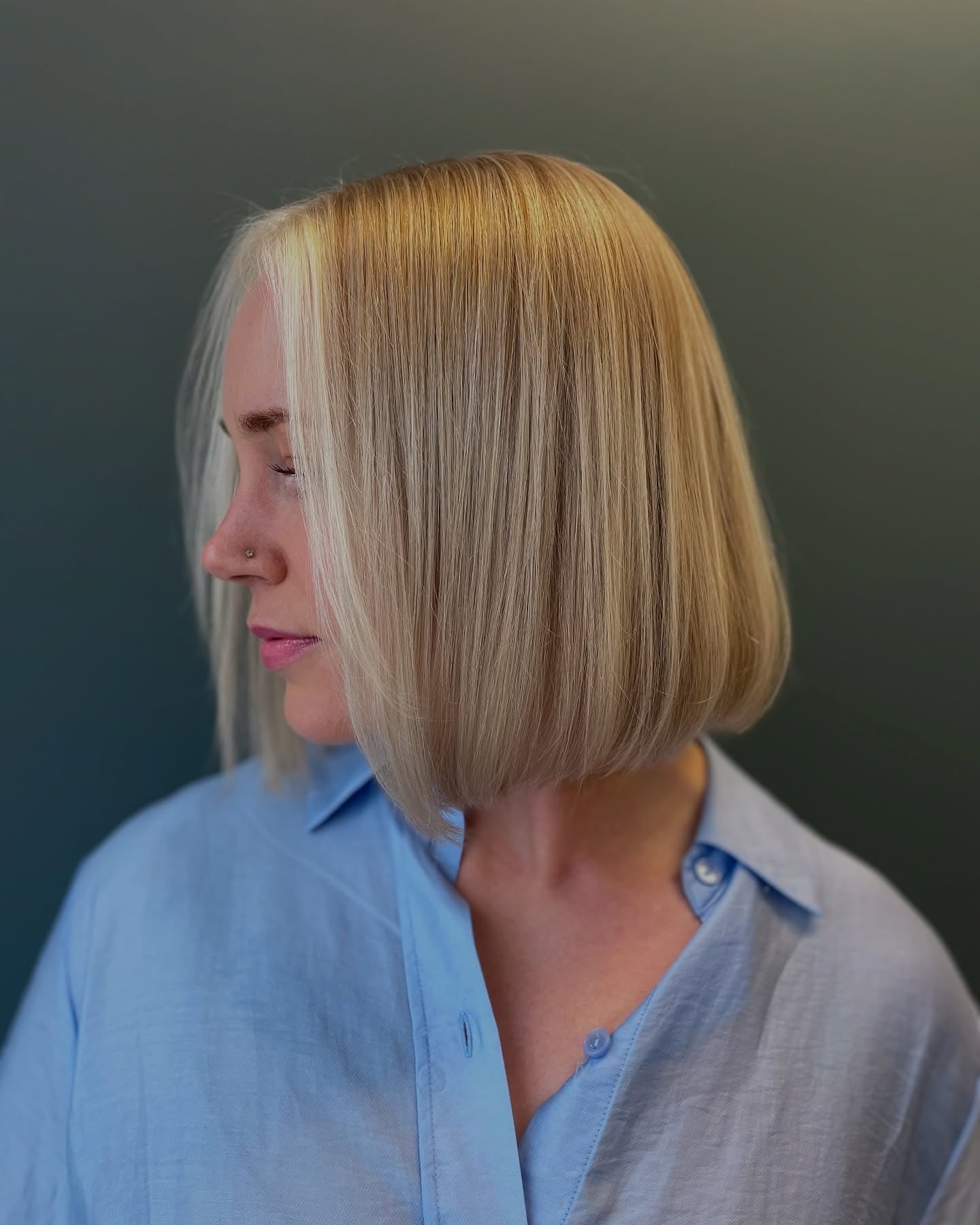 5. Blunt Bob with Platinum Beige Finish (Bob Hairstyles)