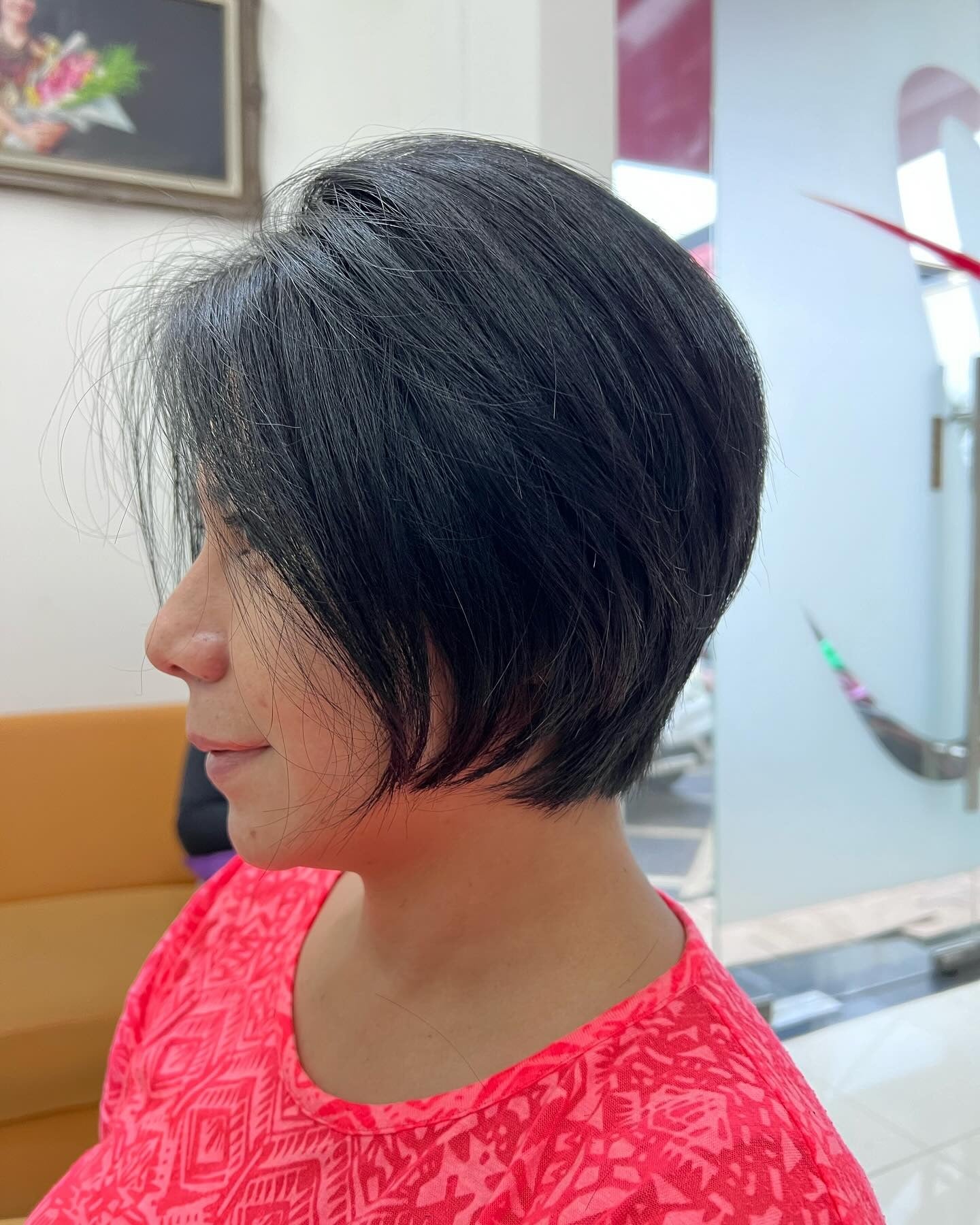 5. Chin-Length Sleek Pixie Bob with Jet Black Shine (Pixie Bob Haircuts)