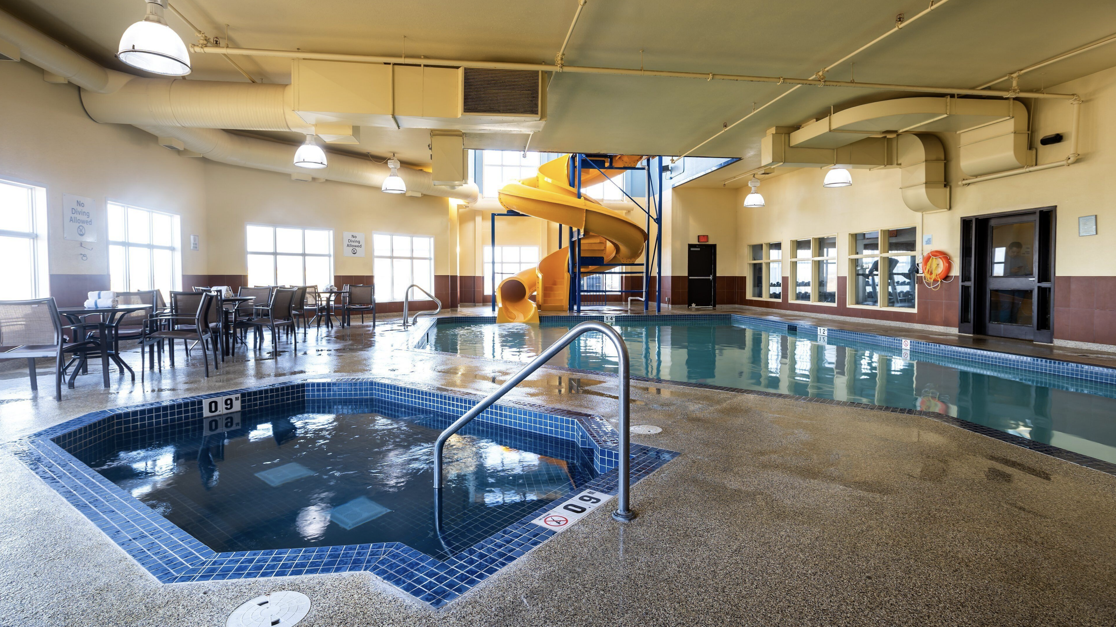 8. Holiday Inn Express & Suites Edmonton International Airport - Best Edmonton Hotels with Waterslides