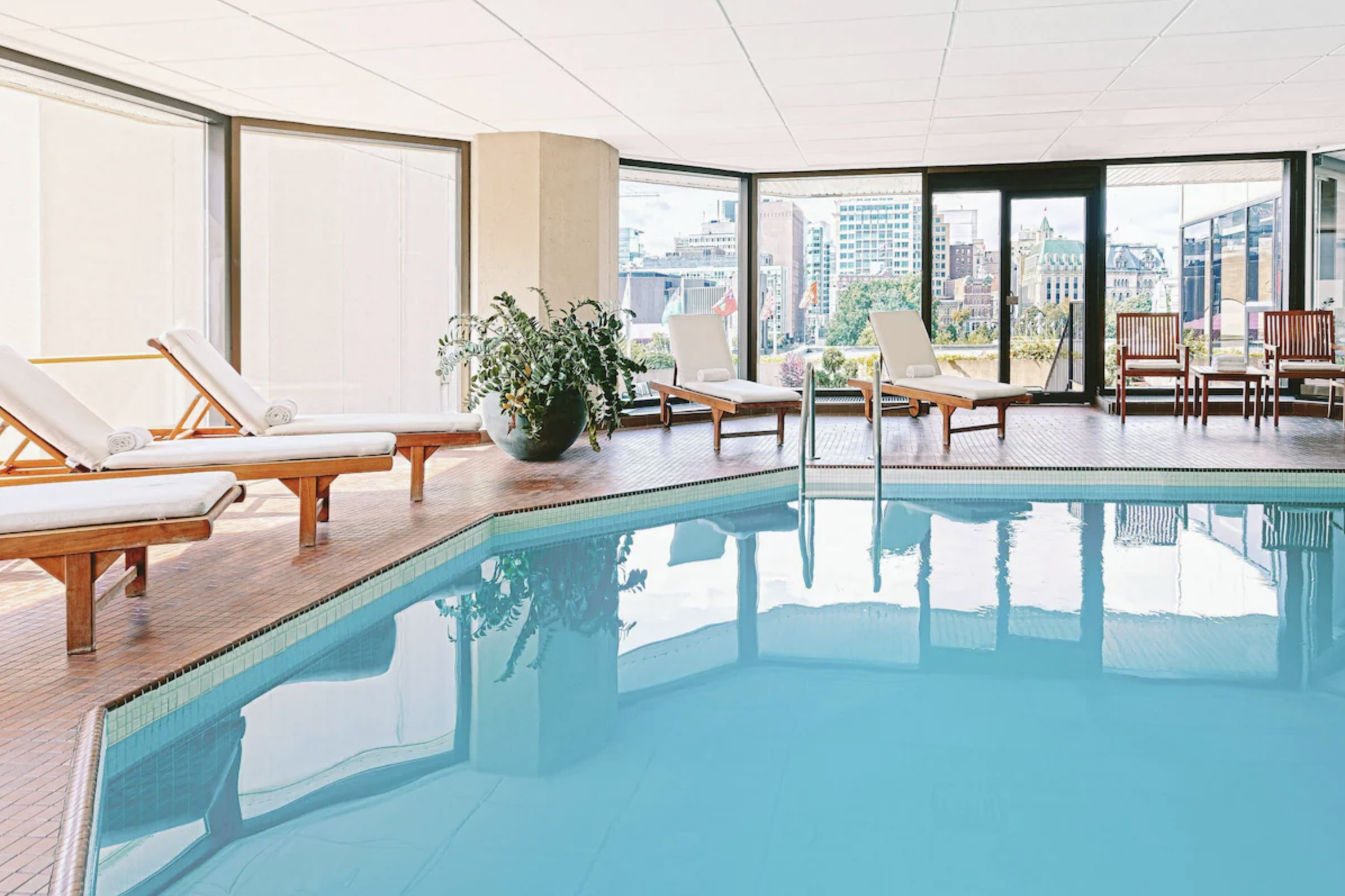 8. The Westin Ottawa - Indoor pool