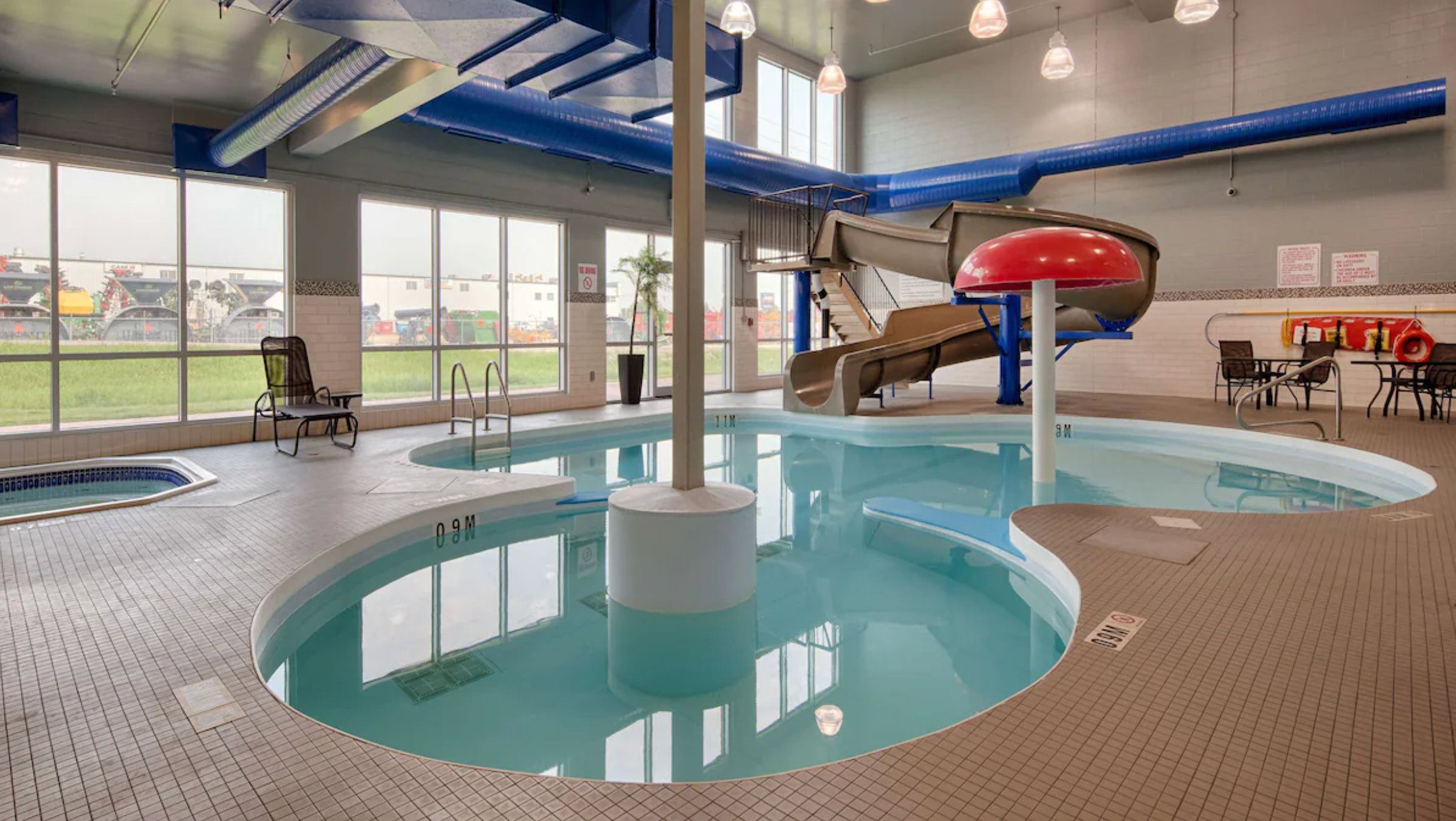 Best Western Plus Eastgate Inn & Suites Waterslide and Pool