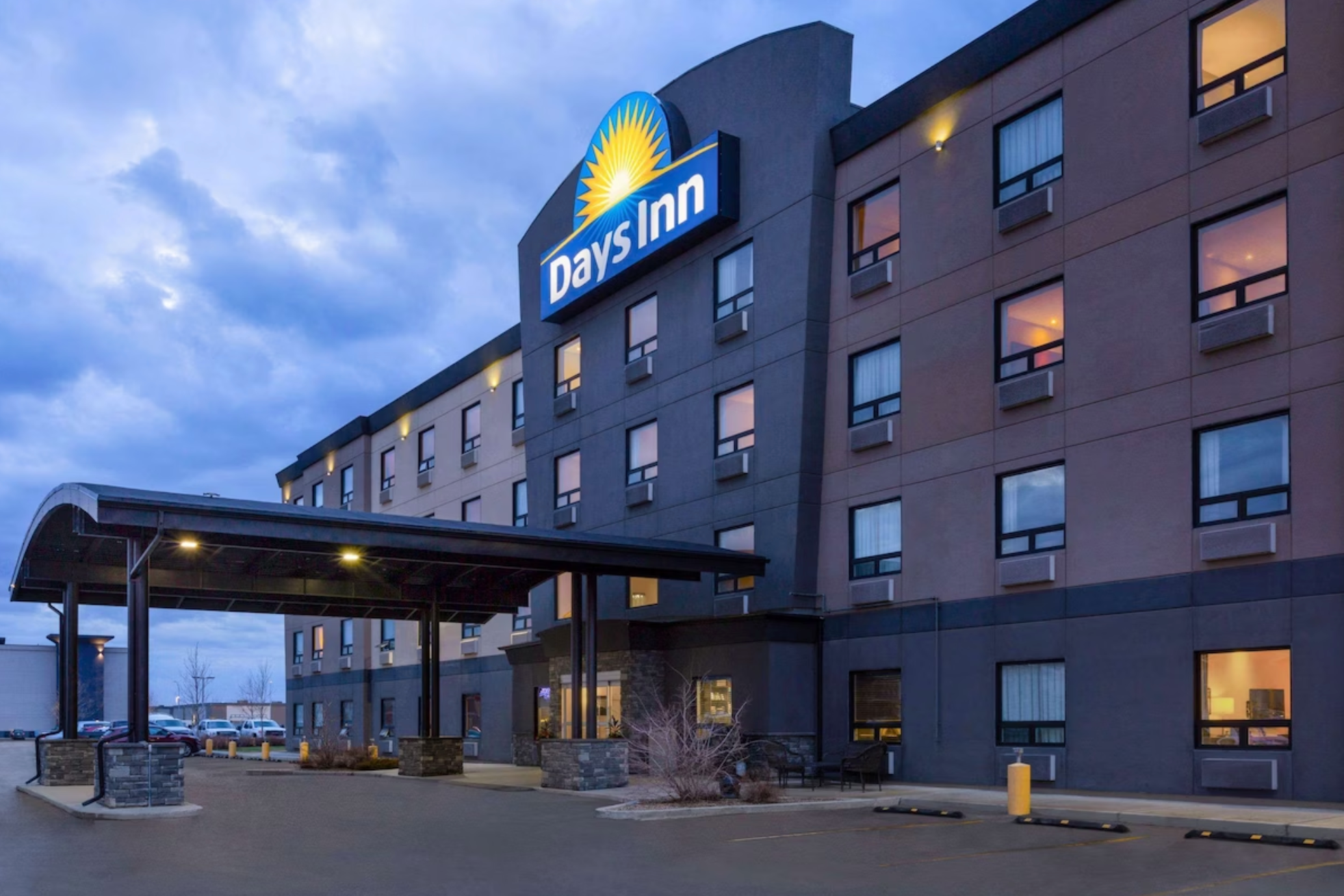 Days Inn by Wyndham Regina Airport West Exterior