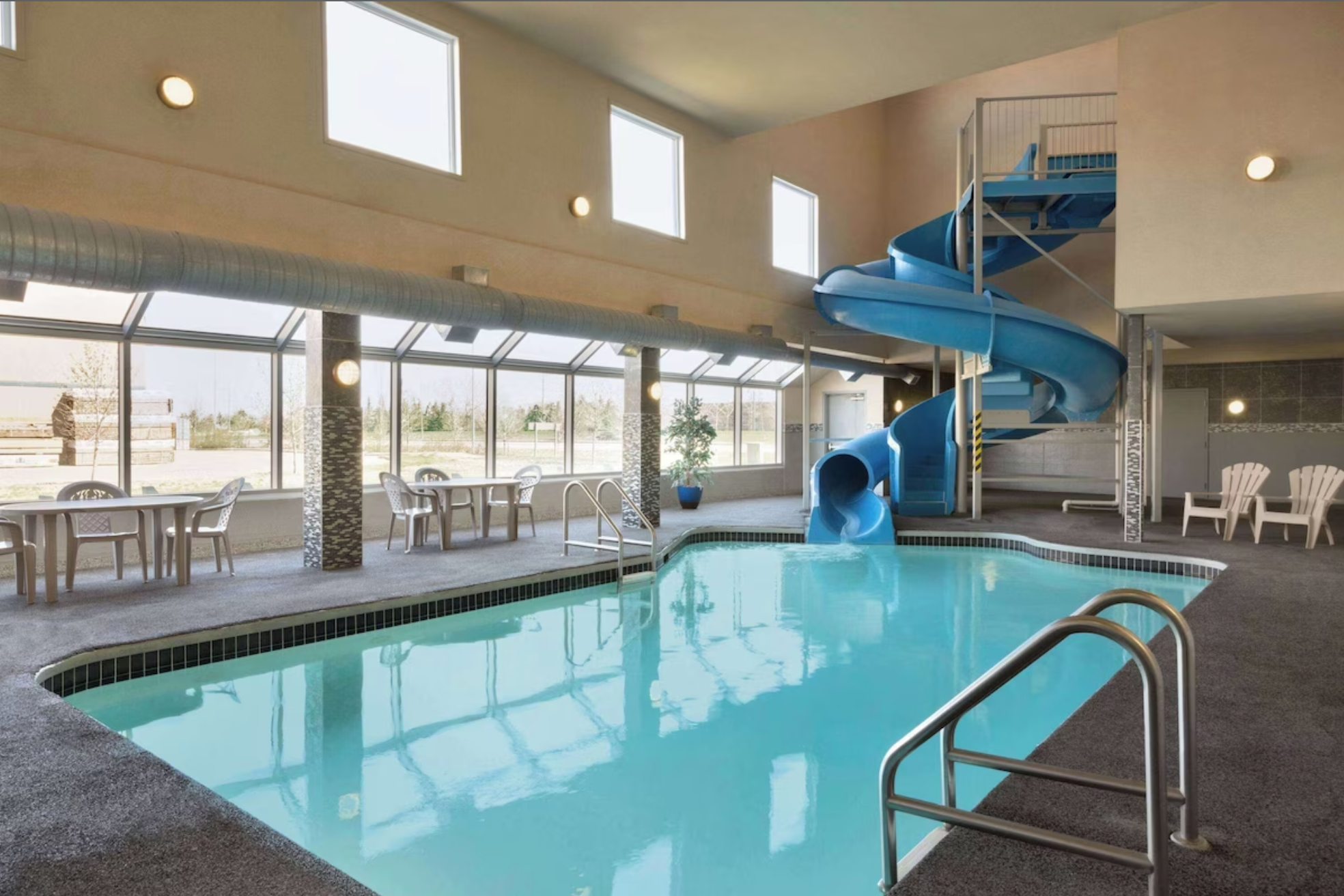 Days Inn by Wyndham Regina Airport West Pool and Waterslide