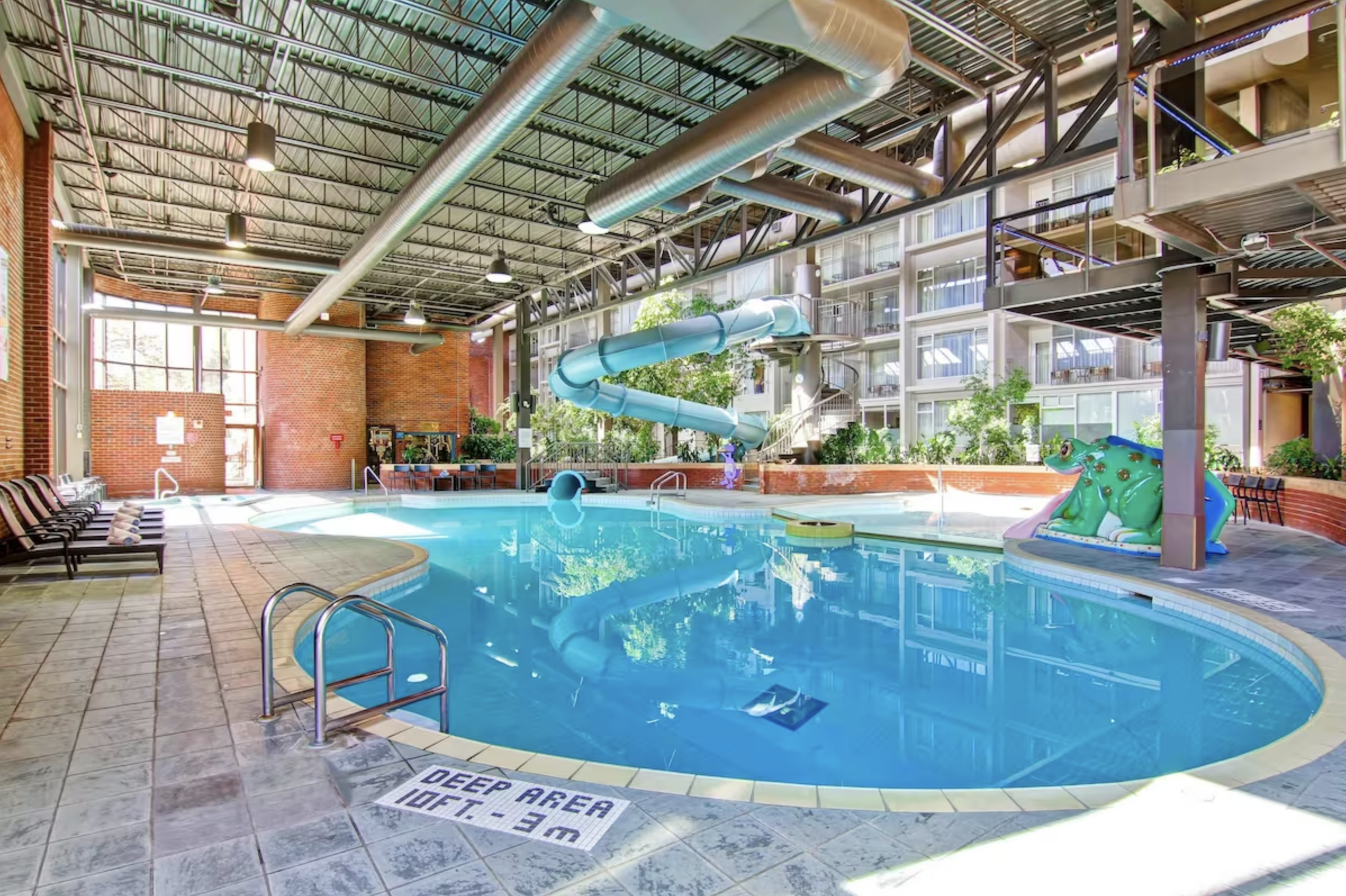 Delta Hotels by Marriott Toronto  - hotels with waterslides in Toronto