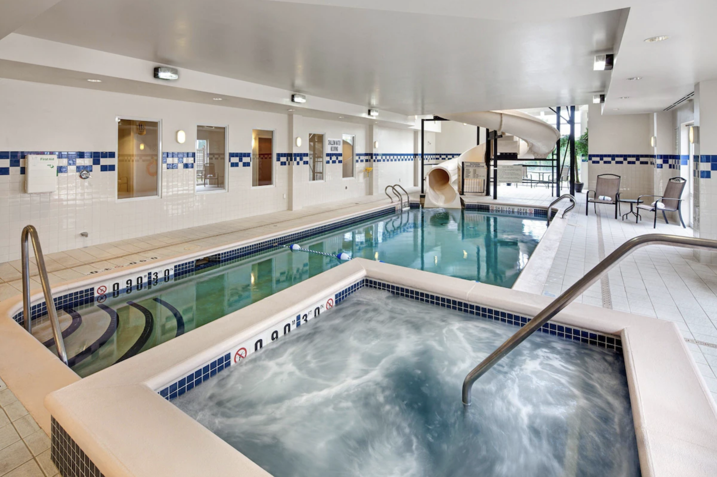 Fairfield Inn and Suites by Marriott Toronto Brampton  - hotels with waterslides in Toronto