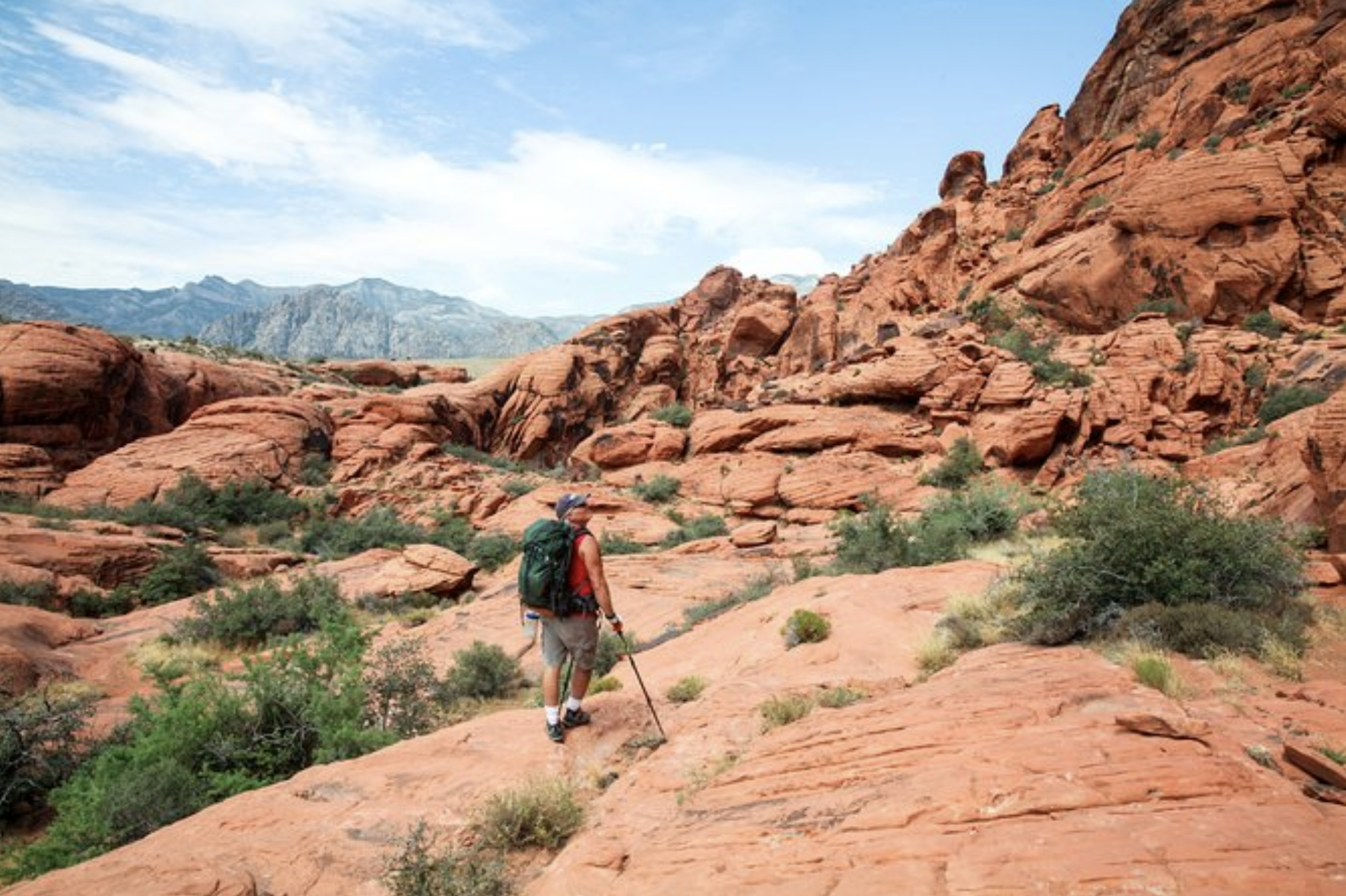 Hike in the breathtaking Red Rock Canyon