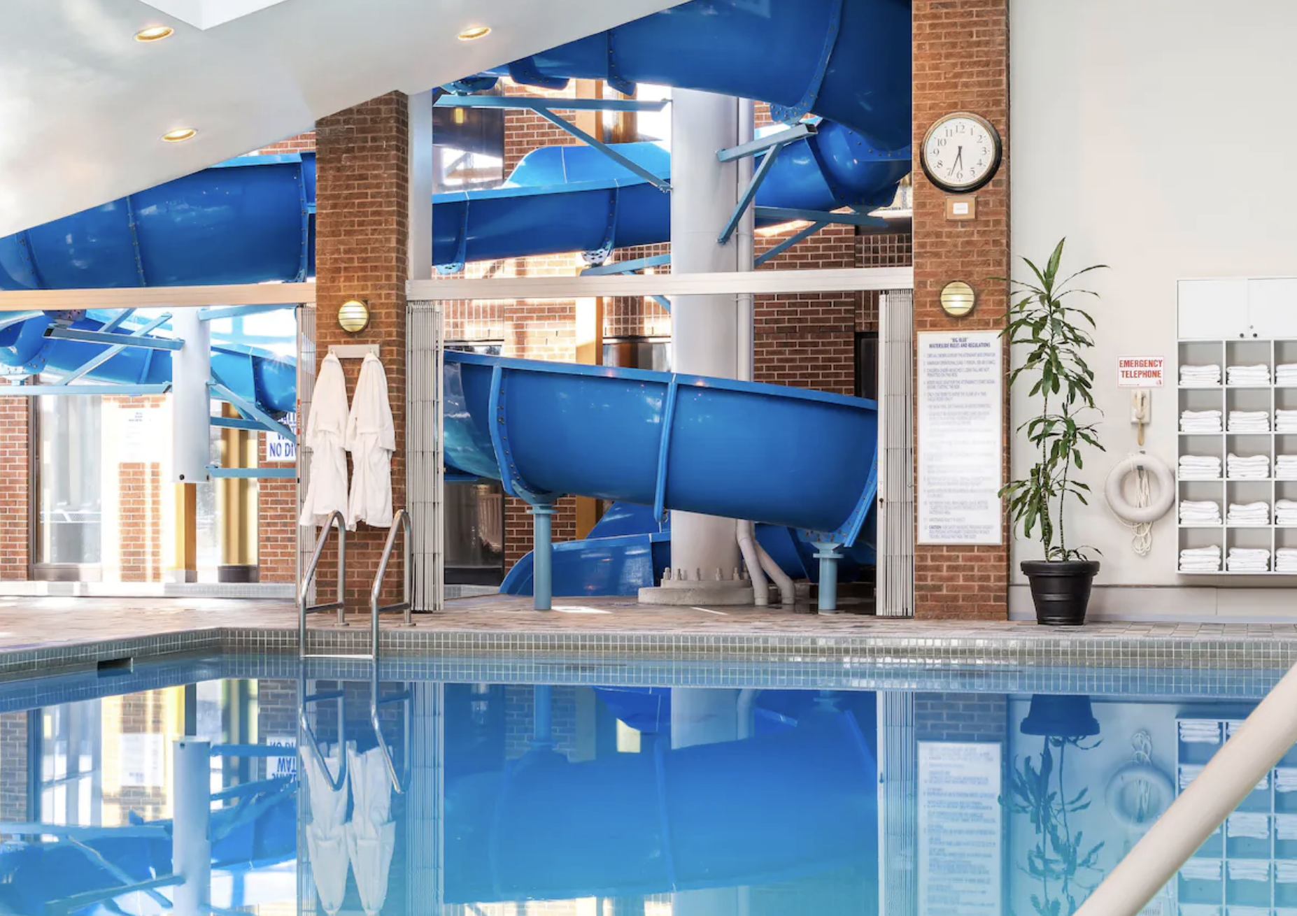 Hilton Mississauga/Meadowvale  - hotels with waterslides in Toronto
