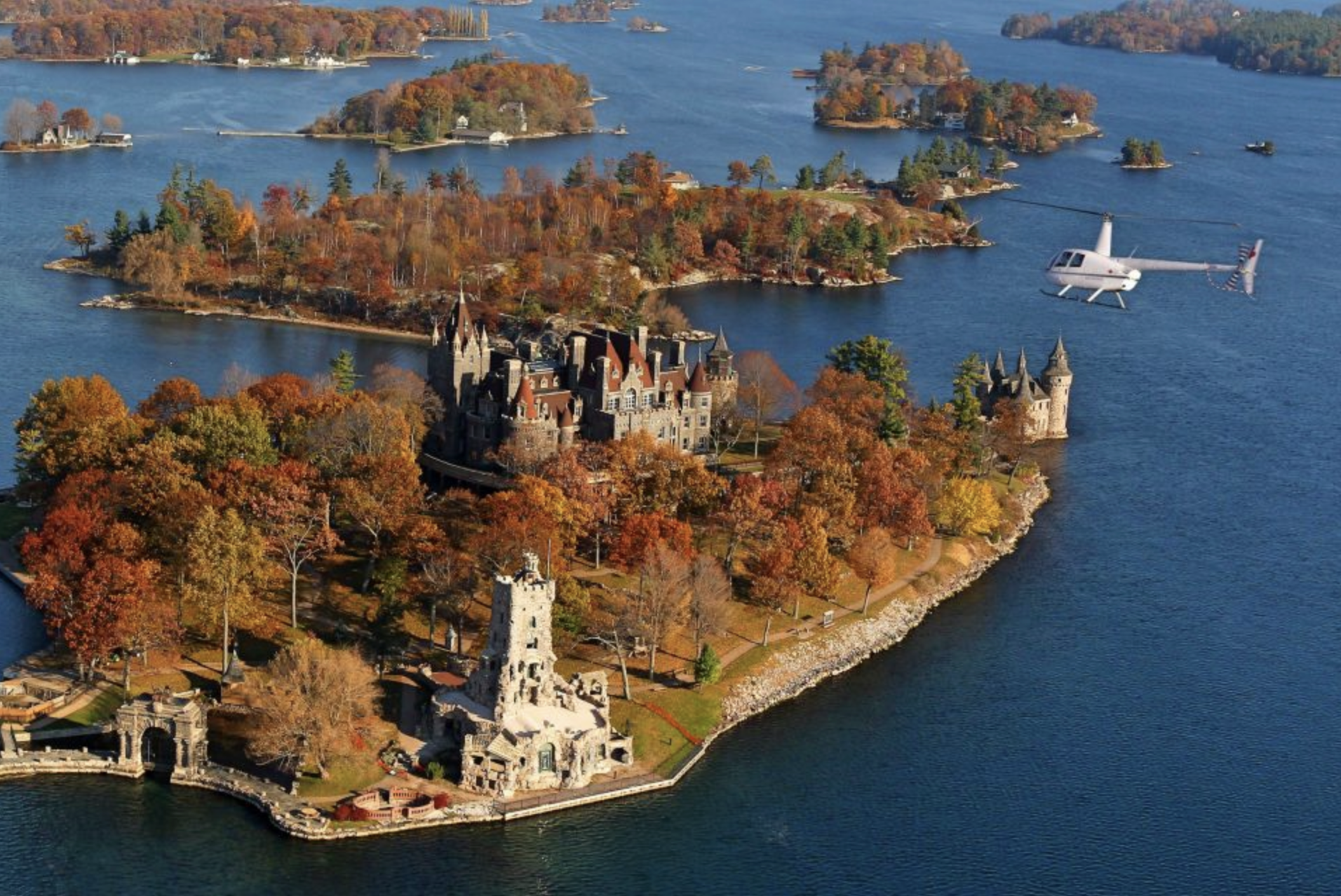 Thousand Islands Helicopter Tour with Cider Mill and Lunch