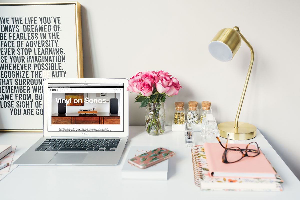 Download Free Macbook Air Mockup In Feminine Home Office Creativebooster