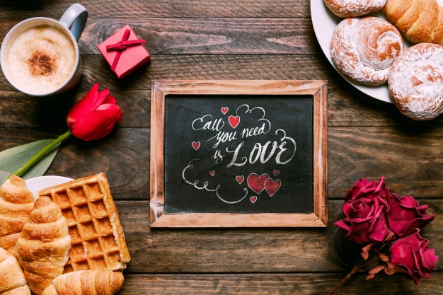 Free Valentines Day Slate Mockup With Breakfast Psd – CreativeBooster