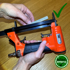 Correctly loading staples into a Tacwise A7116V Upholstery Stapler