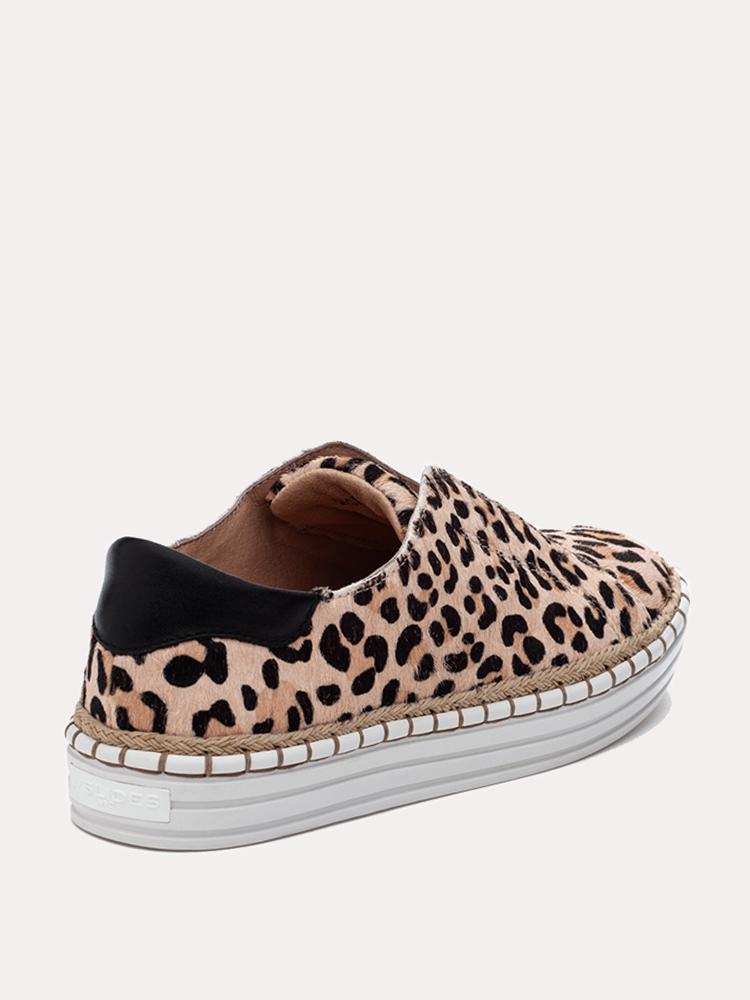 j slides karla leopard