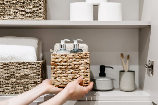 what to put in a wedding bathroom basket 