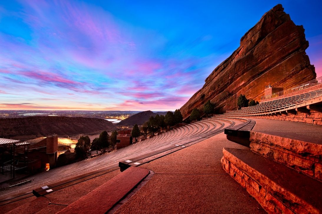 are dogs allowed at red rocks amphitheater