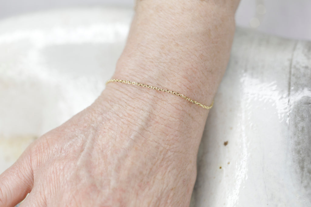 Permanent Jewelry | Poet and The Bench | Tiny Paperclip Chain Bracelet 14K White / 7.5