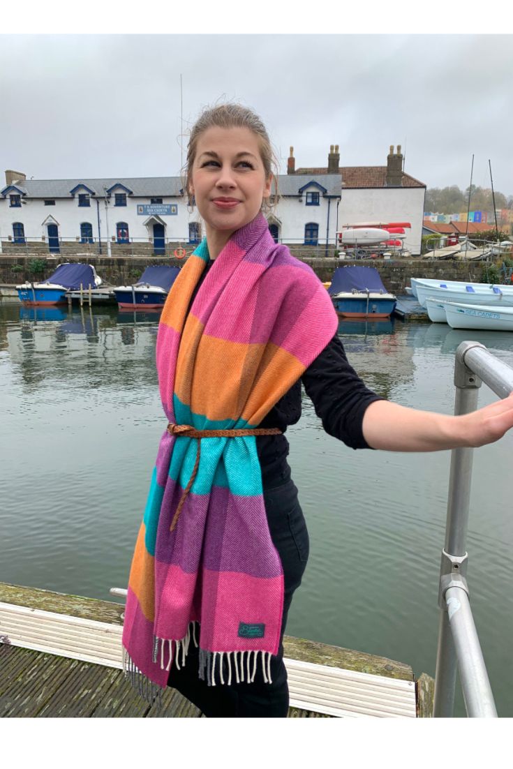 How to Wear a Blanket Scarf  Blog – The British Blanket Company