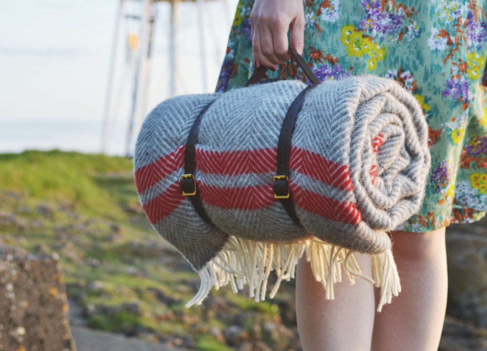 WATERPROOF Backed Wool Picnic Designer Rug / Blanket in Olive Green/Beige  Multi Check with Practical Carry Strap.