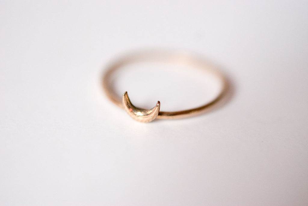 Crescent Moon Ring – Sofia Zakia