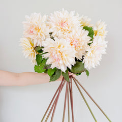 인공 꽃 럭셔리 인조 실크 카페 오 라잇 핑크 달리아 생생한 사실적인 인조 꽃 Amaranthine Blooms UK에서 온라인 구매