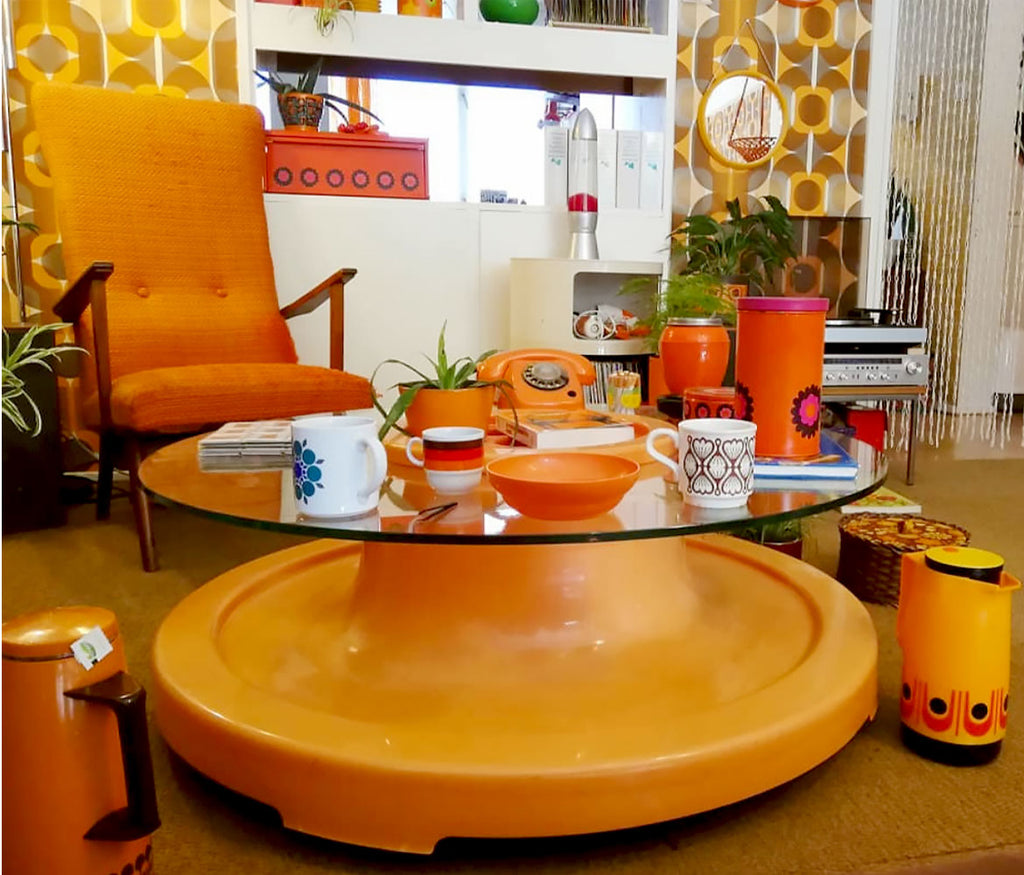 House Tour - Laura's vintage 70s orange plastic coffee table