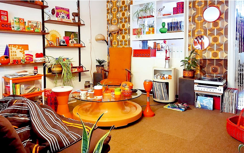 House Tour: Laura'S 70S Time Capsule Home | The Inkabilly Blog