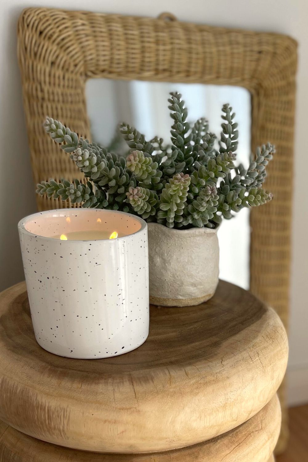 Winter would not be winter without the addition of some candles and dimmed lights. All we say is Hygge! | Hunter + Nomad - How to style winter layers