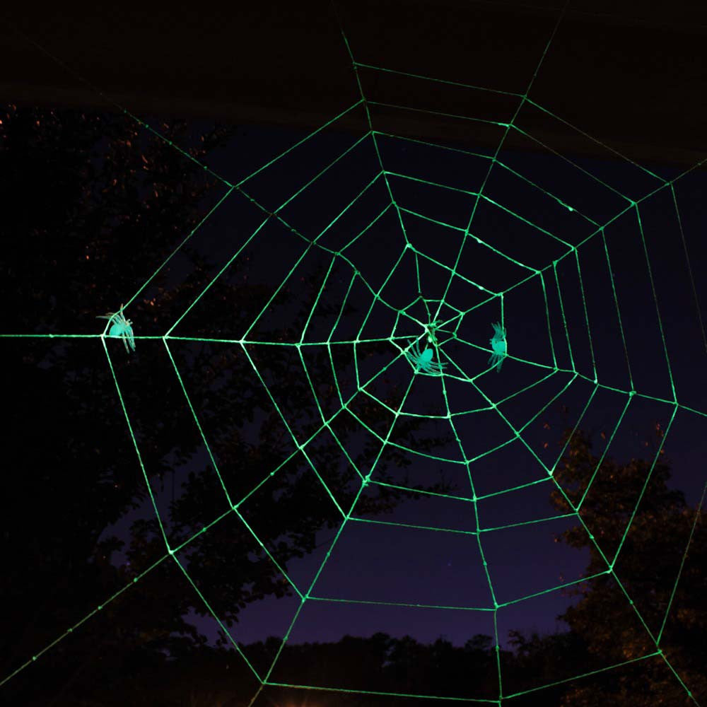 DIY Giant Glow in the Dark Web – Craft 