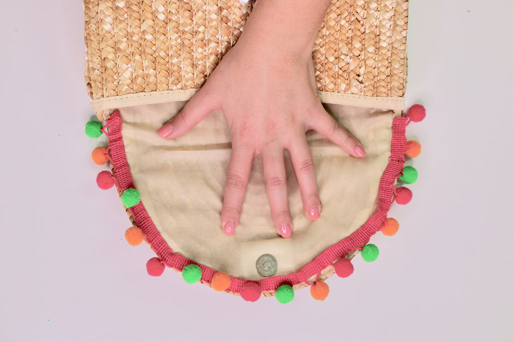 DIY Straw Beach Clutch