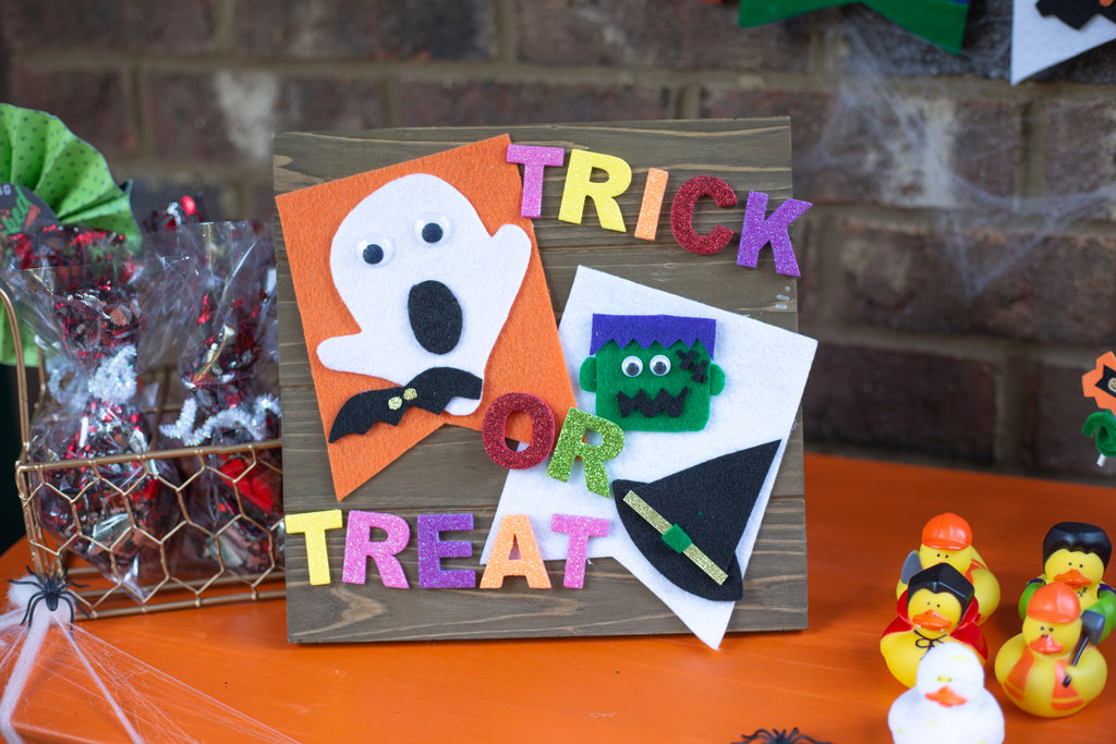 DIY Felt Halloween Sign