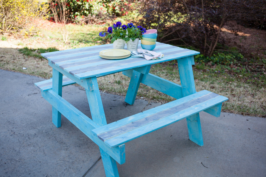 DIY Pallet Picnic Table