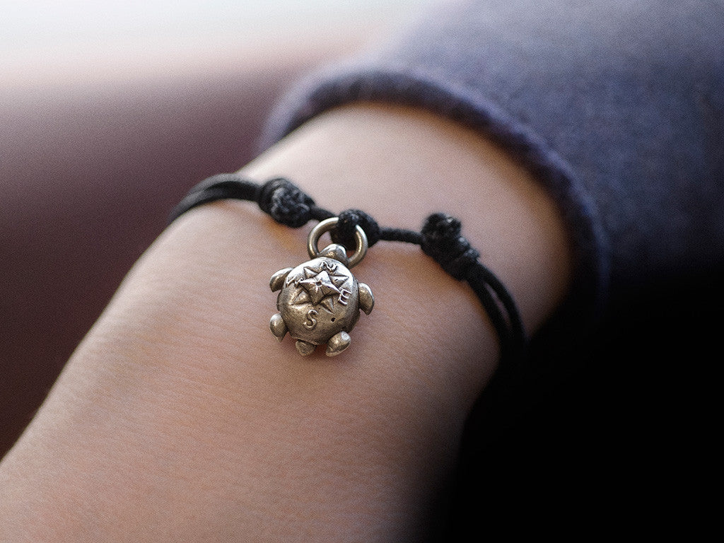 Turtle 鈥淐ompass Rose鈥 Bracelet with Secret Compartment