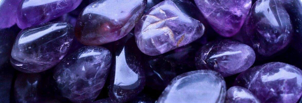 Amethyst Tumbled Stones 1024 px