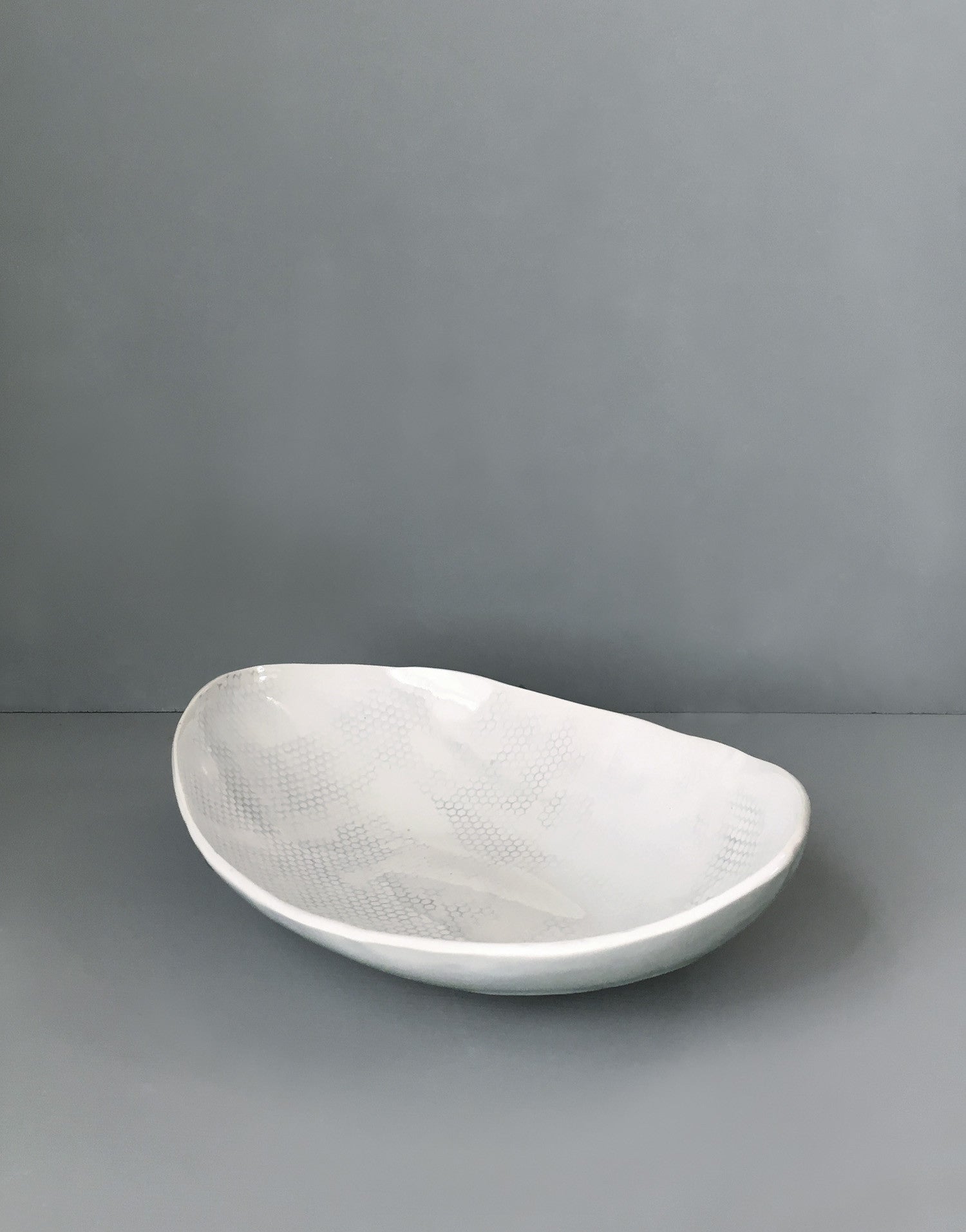 [READY TO SHIP] Honeycomb Oval Bowl