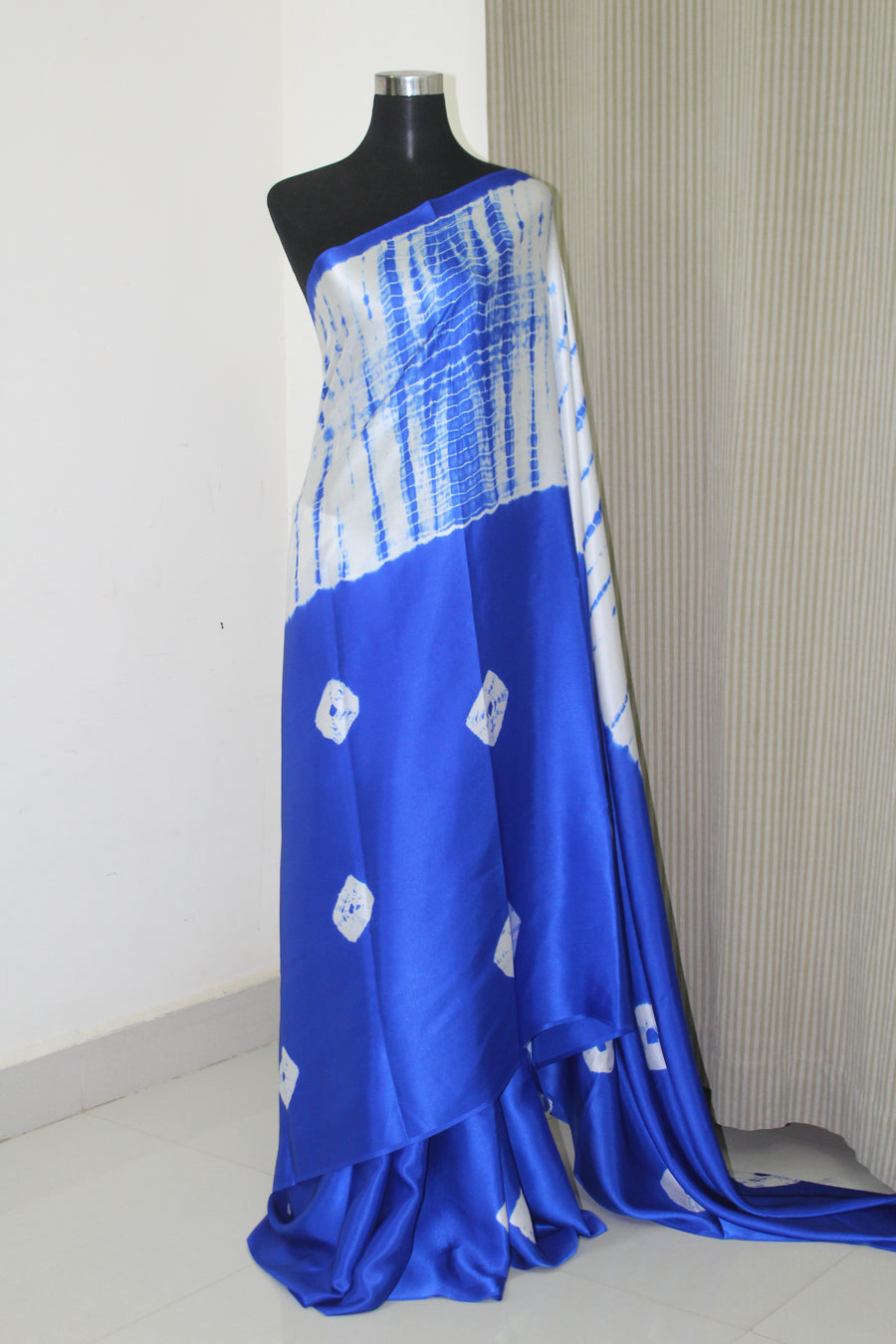 Buy Tie and dye and bandani pure silk satin saree Online – Akrithi