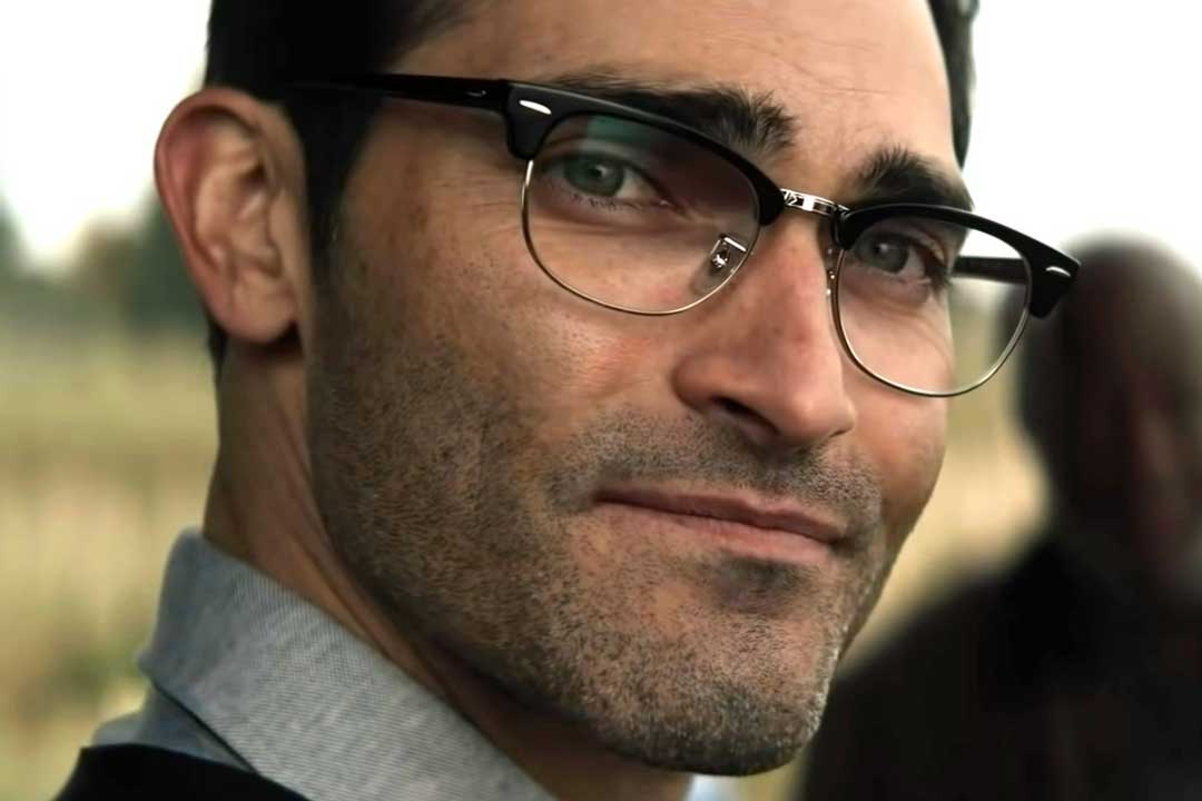 Close view of Tyler Hoechlin as Clark Kent wearing RayBan Clubmaster spectacles frame in 2016 Supergirl series