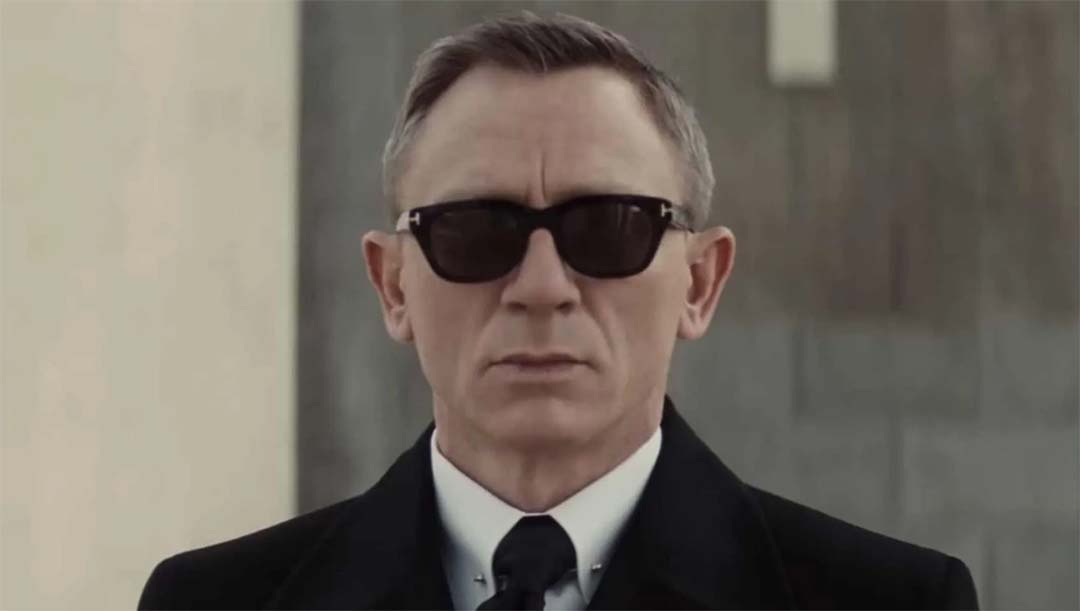Daniel Craig as Bond Wearing Tom Ford Snowdon sunglasses