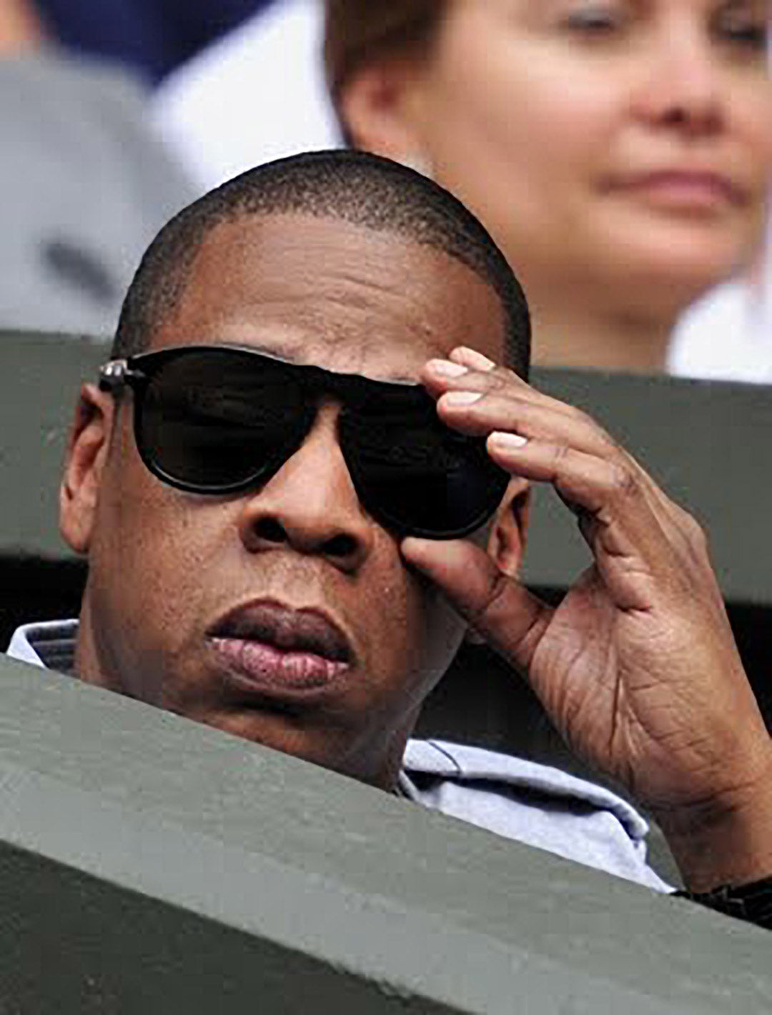 Jay Z at wimbledon wearing large black aviator sunglasses