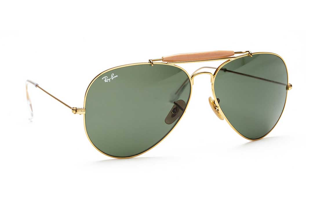 Three quarter view of RayBan Aviator Outdoorsman sunglasses frame with lightly tinted green lenses