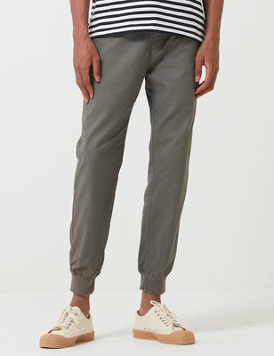 carhartt madison jogger black