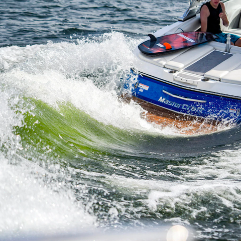 How to Choose the Best Wake Shaper for Your Boat - 2022 Guide