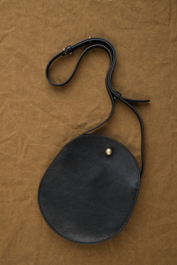 Eggi Bag in Black flat