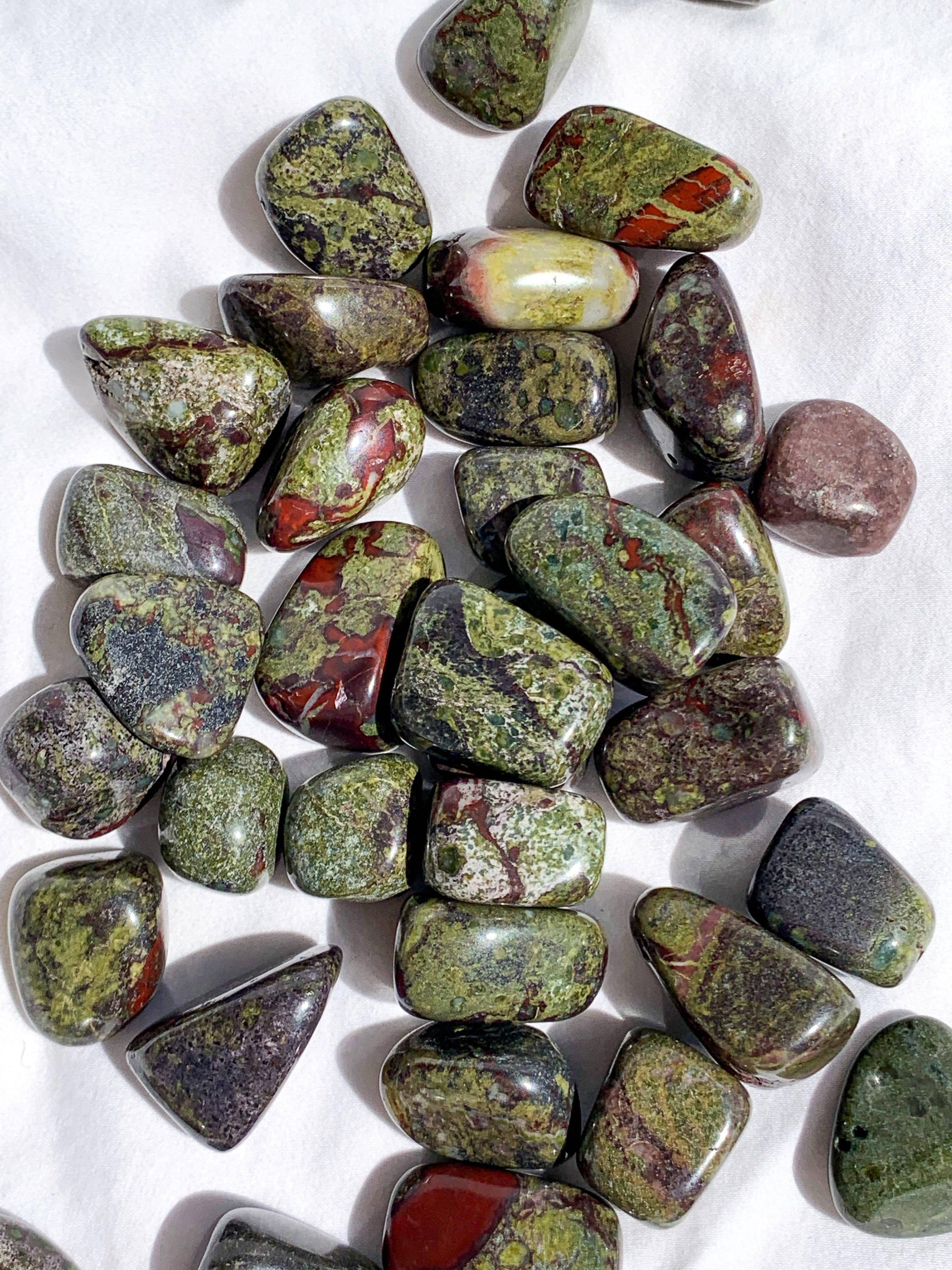 Rock Crystal 1 Carved Dragon Blood Jasper Crystal Mini Palm Worry Stone W Description Collectables Sloopy In